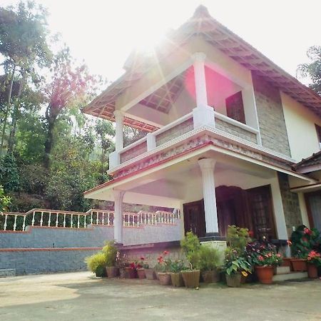 Coorg Divine Spark Home Stay Suntikoppa Eksteriør bilde