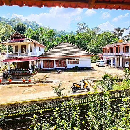 Coorg Divine Spark Home Stay Suntikoppa Eksteriør bilde