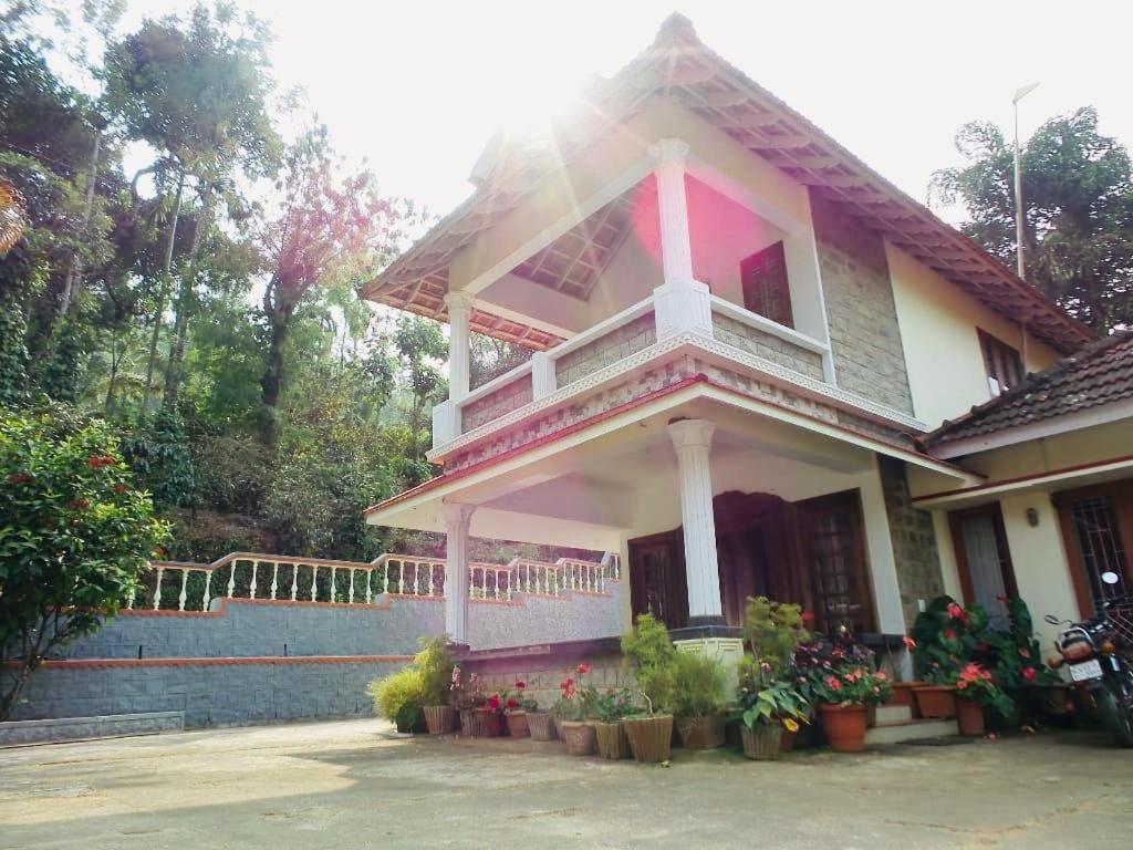 Coorg Divine Spark Home Stay Suntikoppa Eksteriør bilde