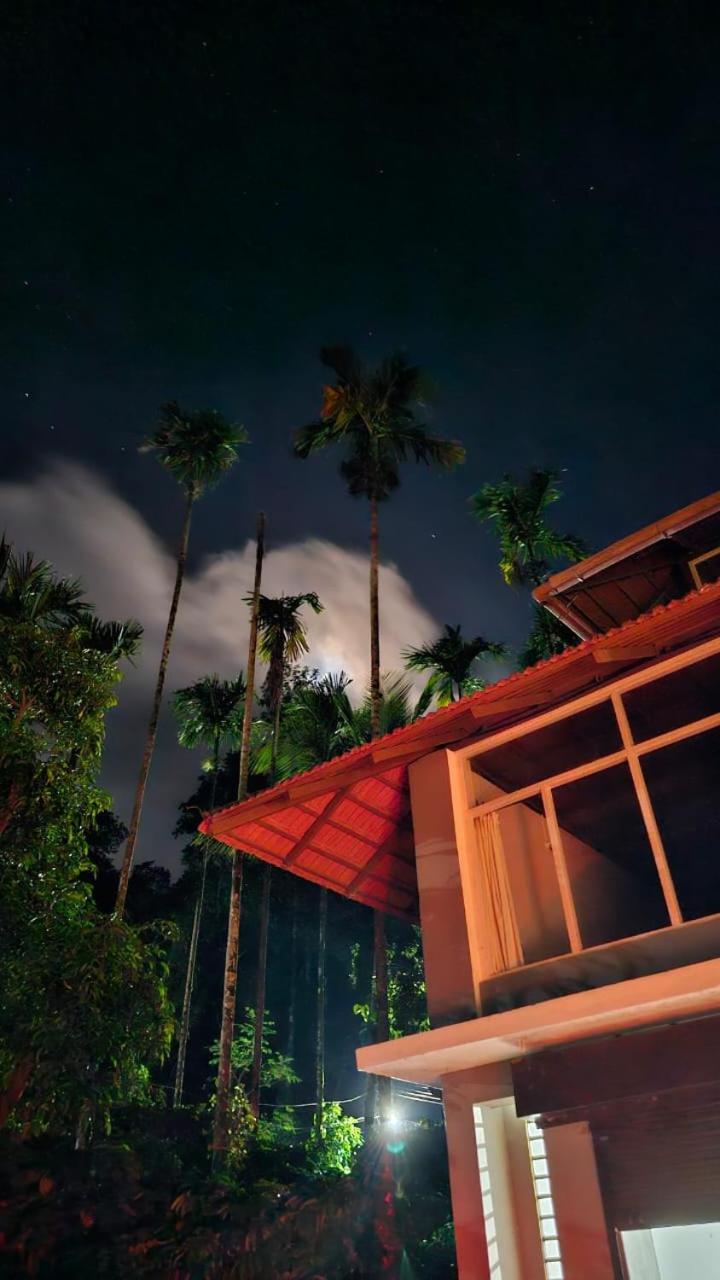 Coorg Divine Spark Home Stay Suntikoppa Eksteriør bilde