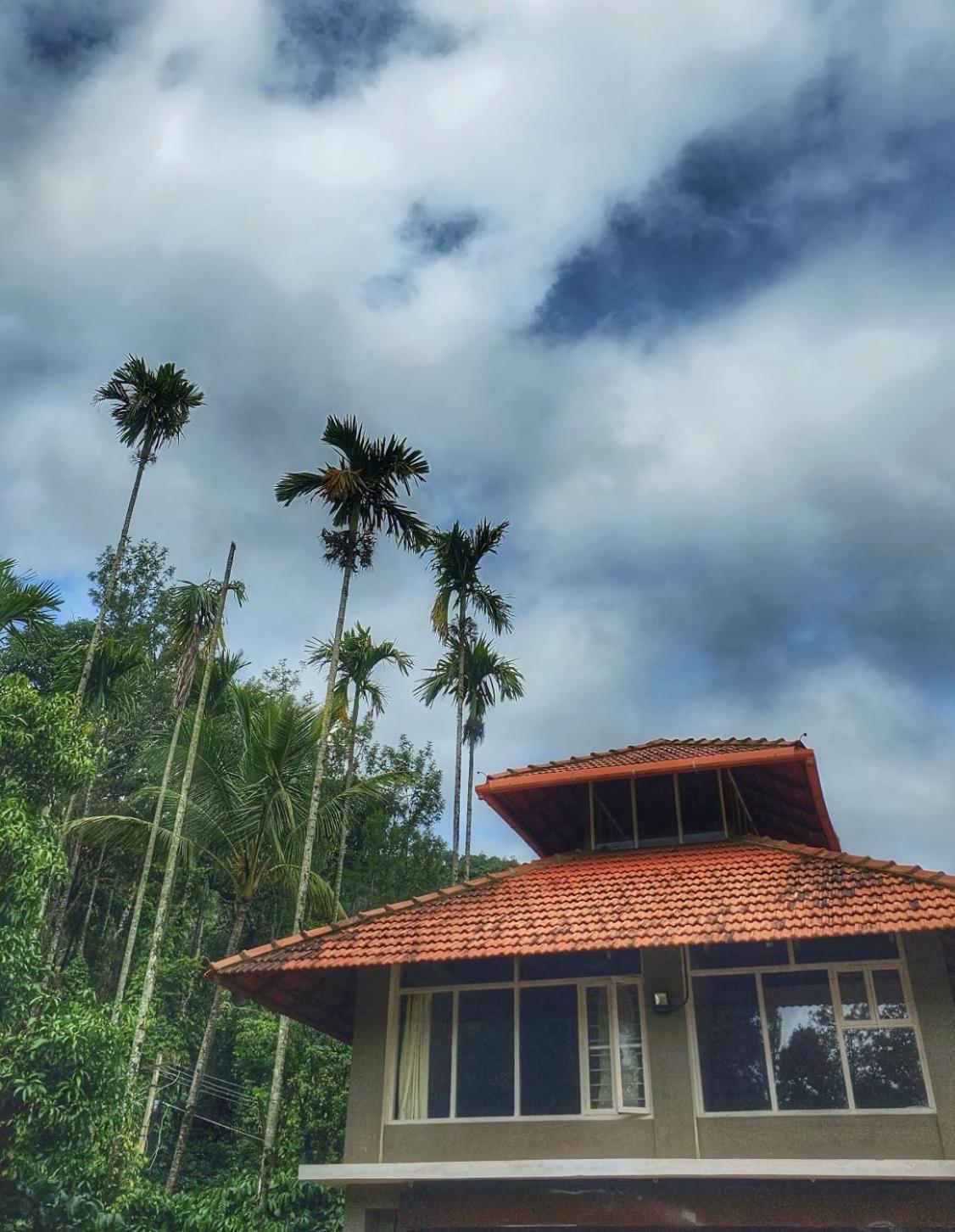 Coorg Divine Spark Home Stay Suntikoppa Eksteriør bilde