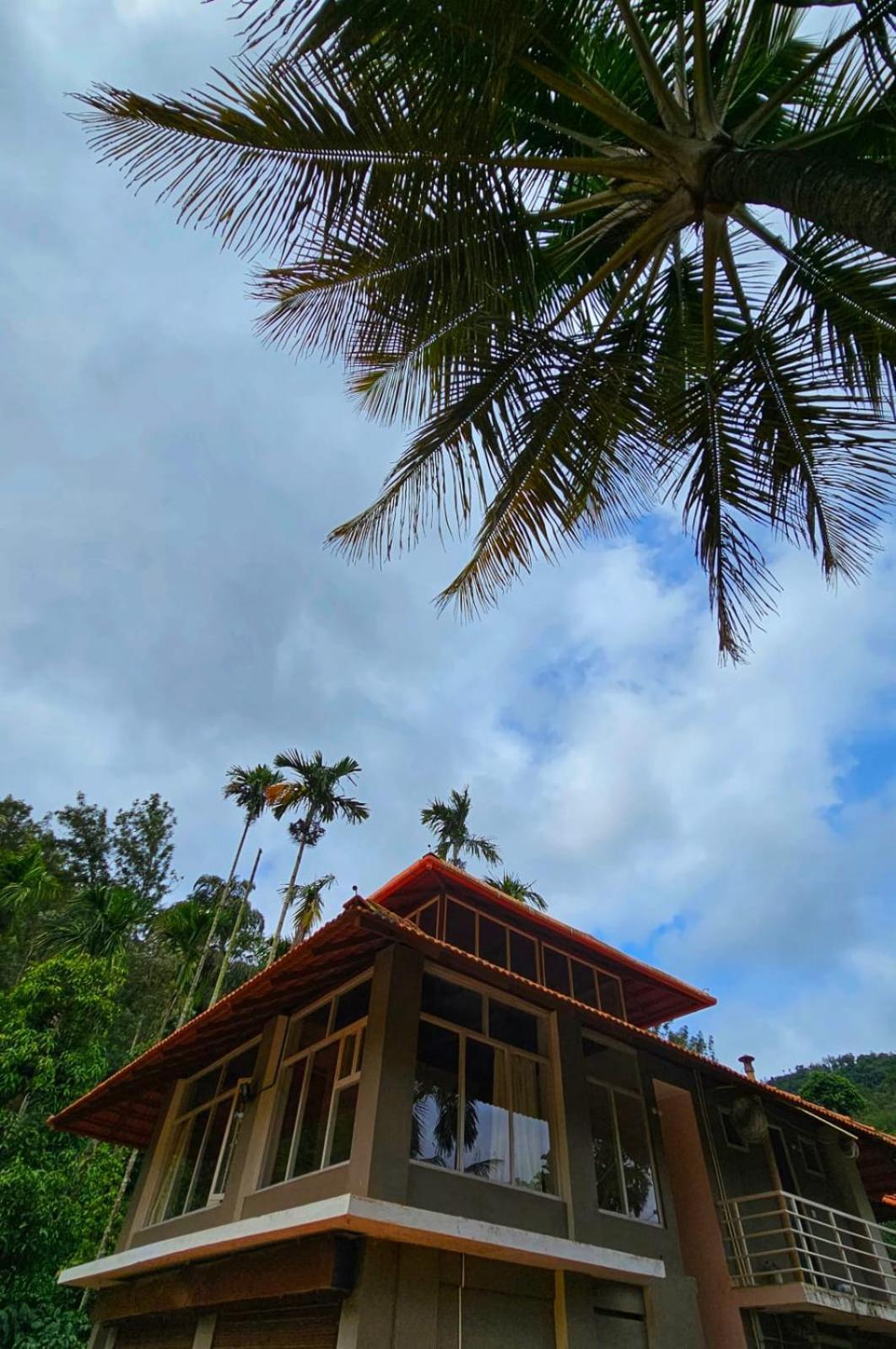 Coorg Divine Spark Home Stay Suntikoppa Eksteriør bilde