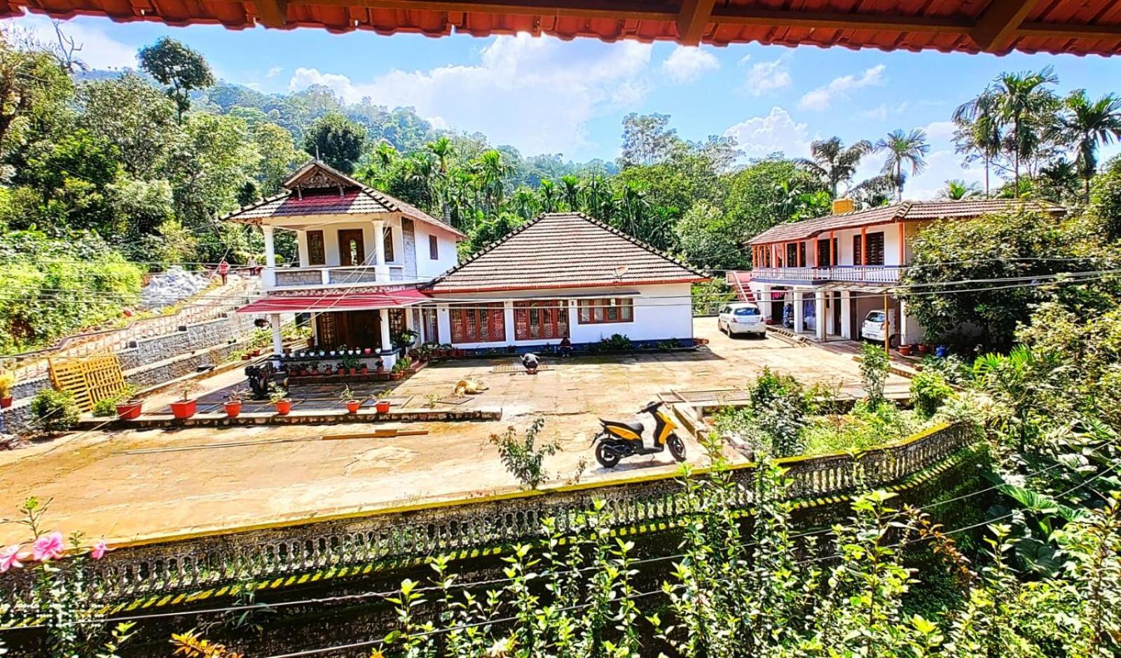Coorg Divine Spark Home Stay Suntikoppa Eksteriør bilde